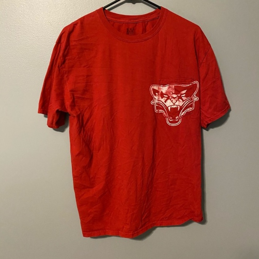 5/$25 MV Sport Shirt size Large